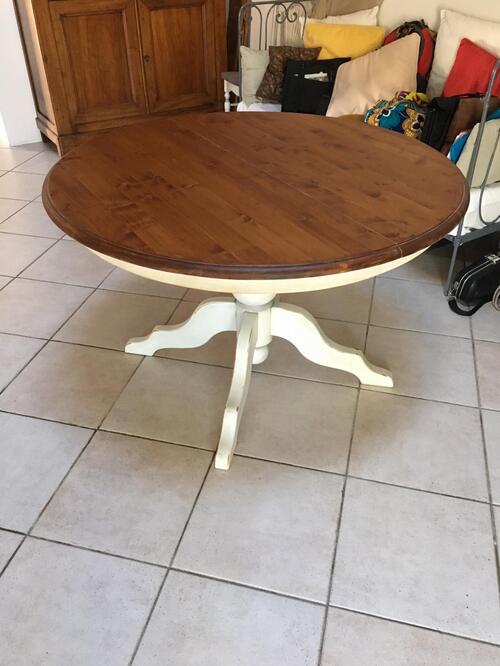 une table pied central  restylée !